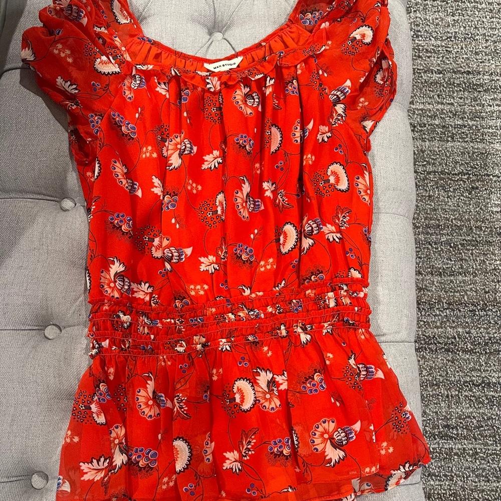 Max studio shirt sleeve blouse.